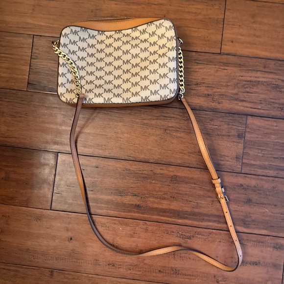 Michael Kors Beige and Brown Crossbody Bag - Picture 7 of 8